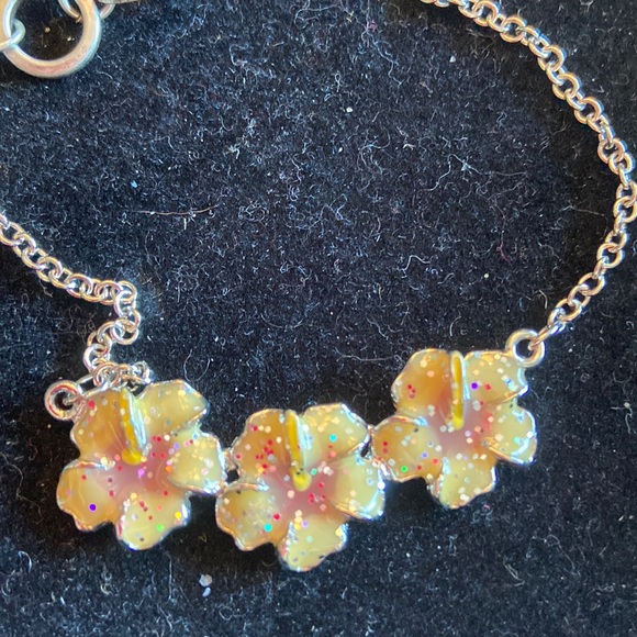 Necklace bundle - Picture 3 of 5